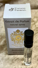 Load image into Gallery viewer, Tiziana Terenzi Andromeda Extrait de Parfum 1 Sample Vials Spray 1.5ml / 0.05 oz