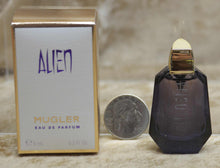 Load image into Gallery viewer, ALIEN MUGLER EAU DE PARFUM 0.2 0Z 6 ML RARE COLLECTIBLE MINI DAB SPLASH